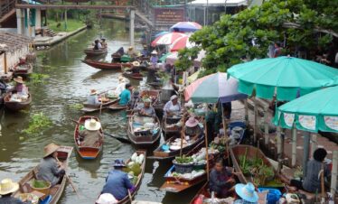 tha-kha-floating-market-near-bangkok