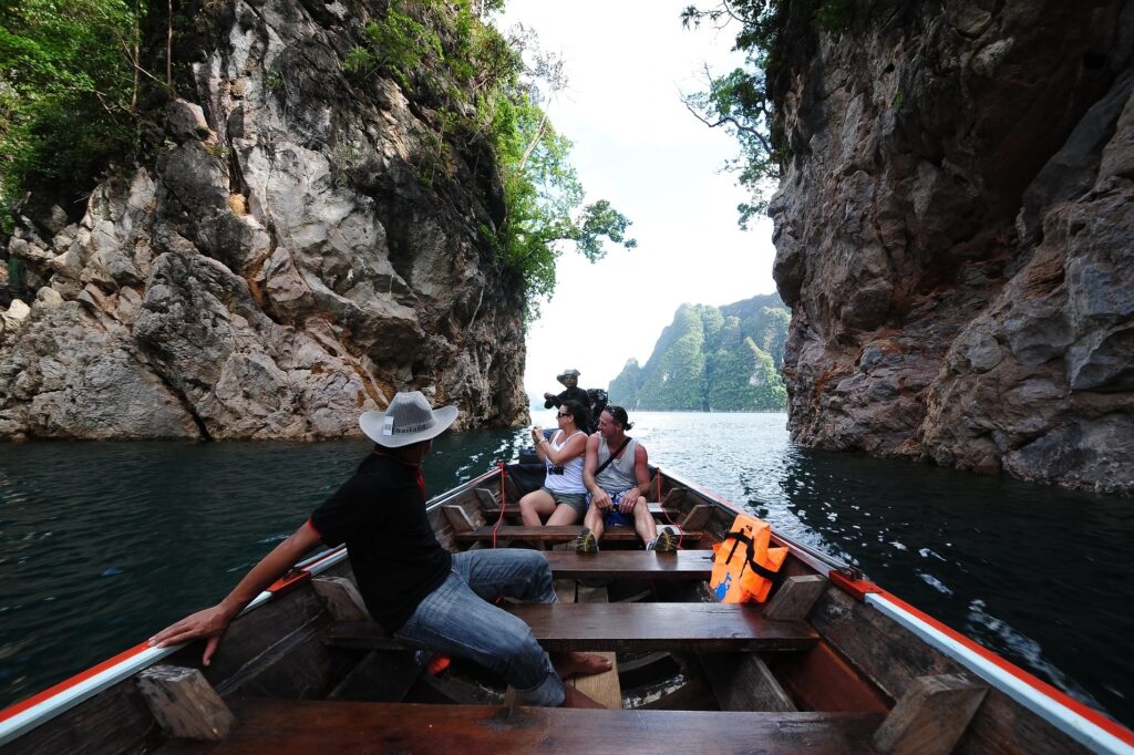 Khao-Sok-National-Park-activities-canoe-trip